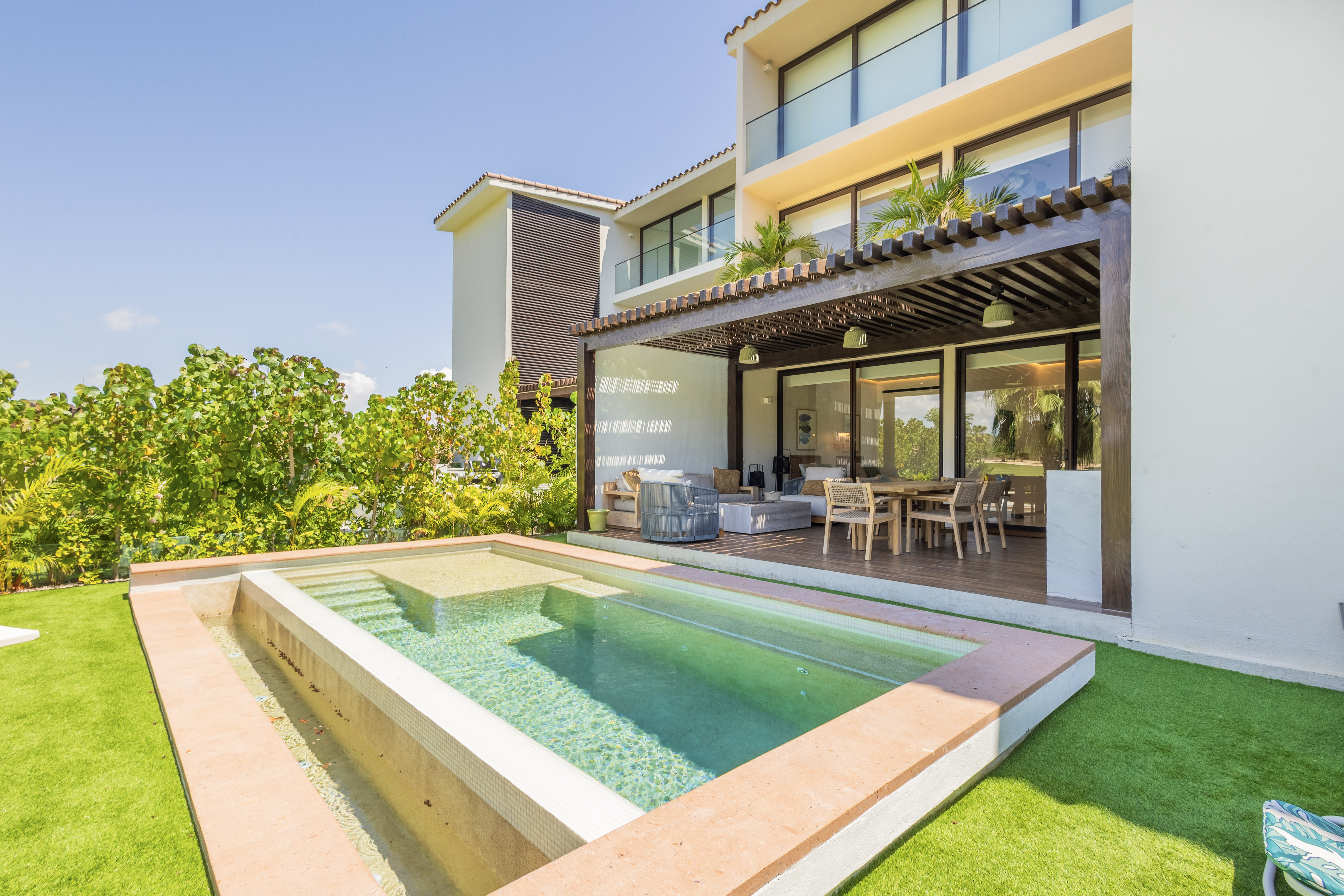 Private pool and terrace