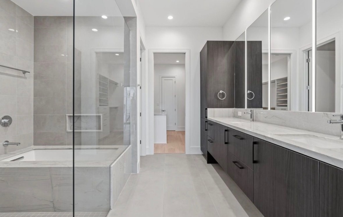 Luxury bathroom design Houston