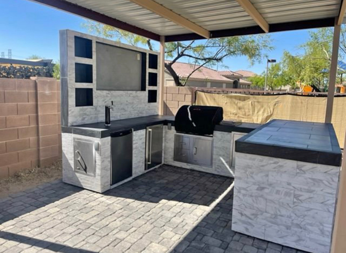 Outdoor kitchen and covered patio Houston