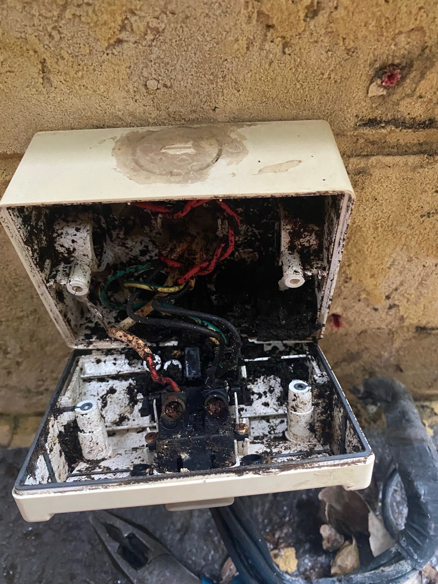Burnt out power point, electrical fire risk