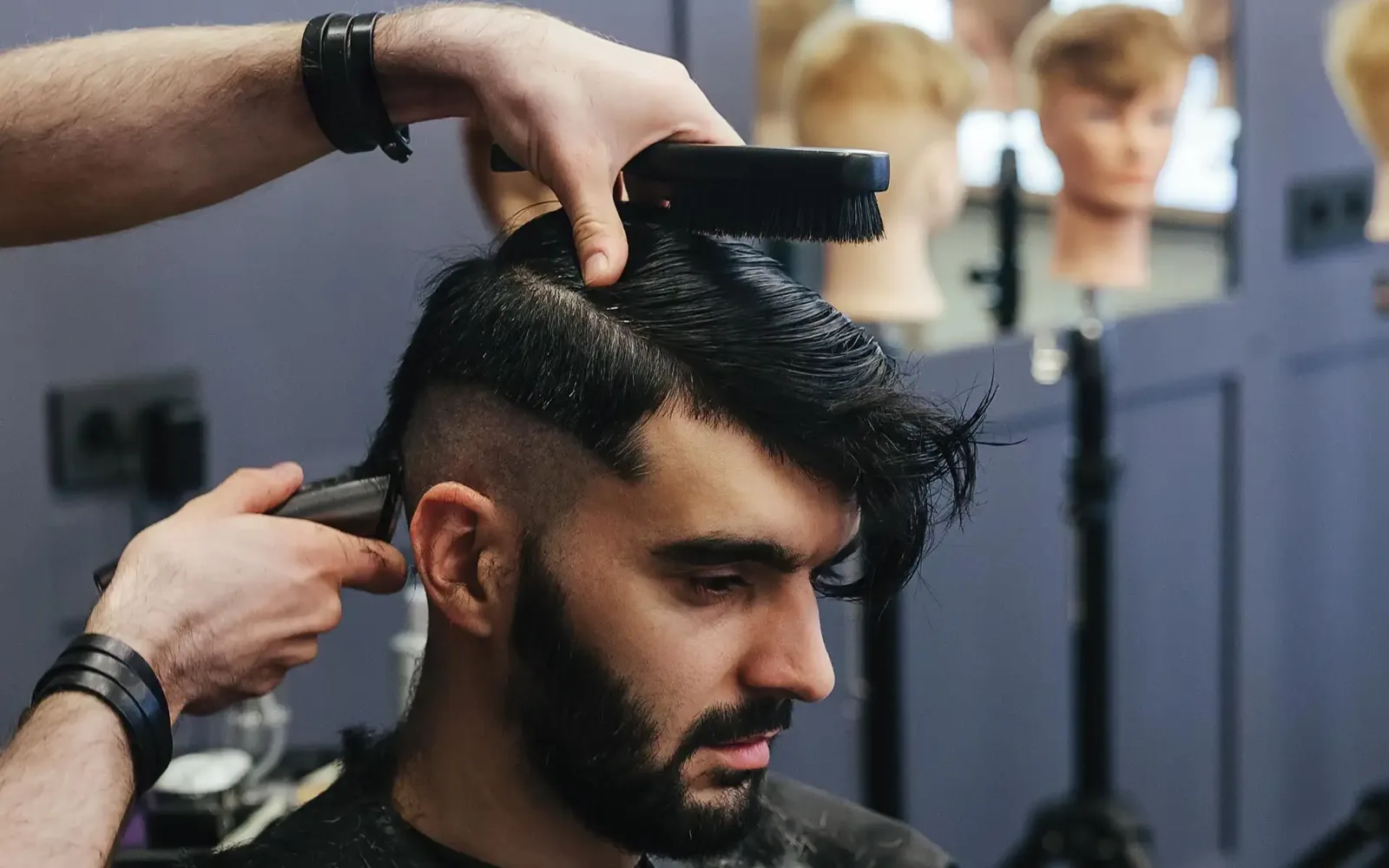 Men's clipper haircut at a Baltimore hair salon