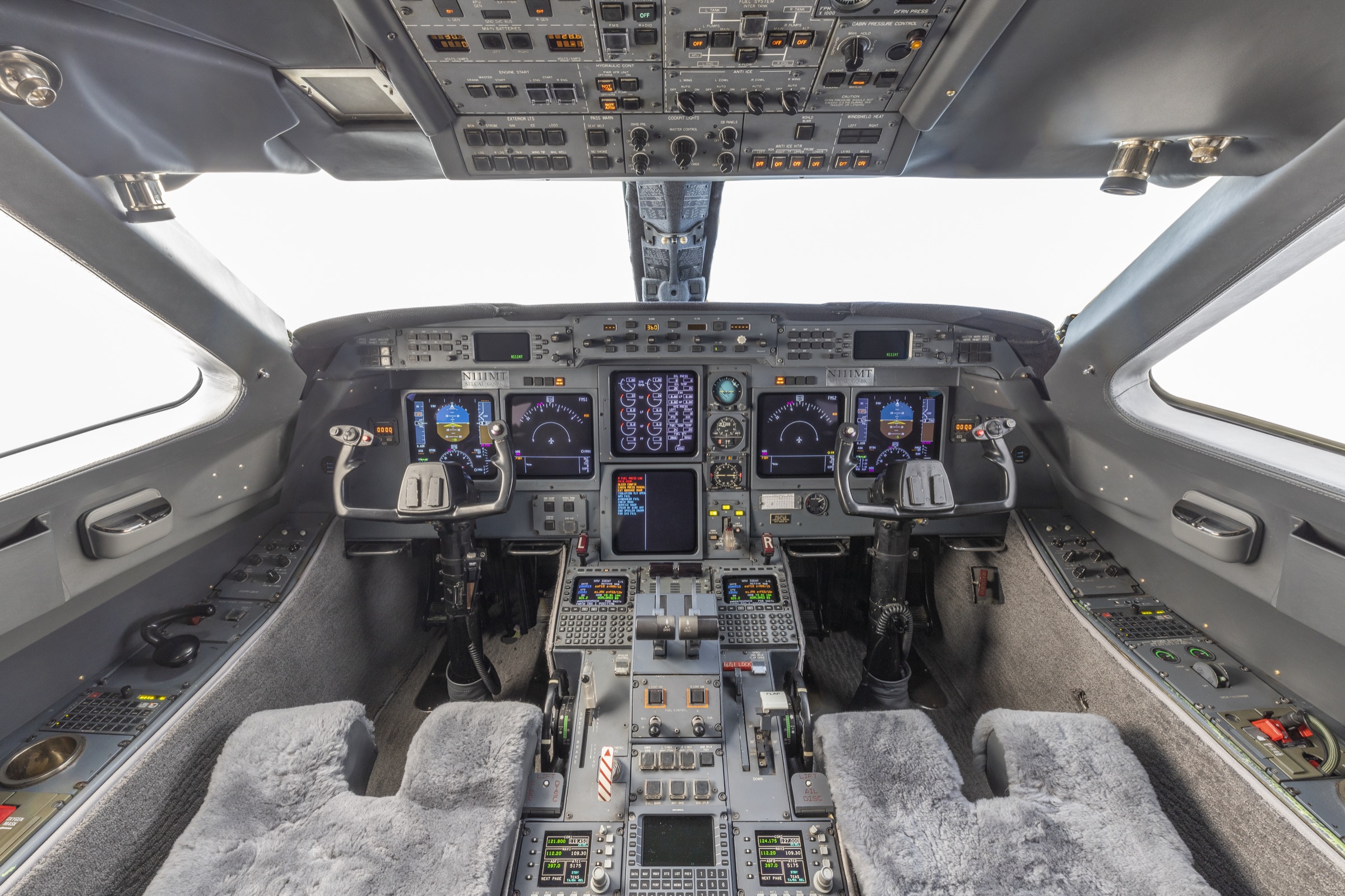 Gulfstream G-V refurbished cockpit
