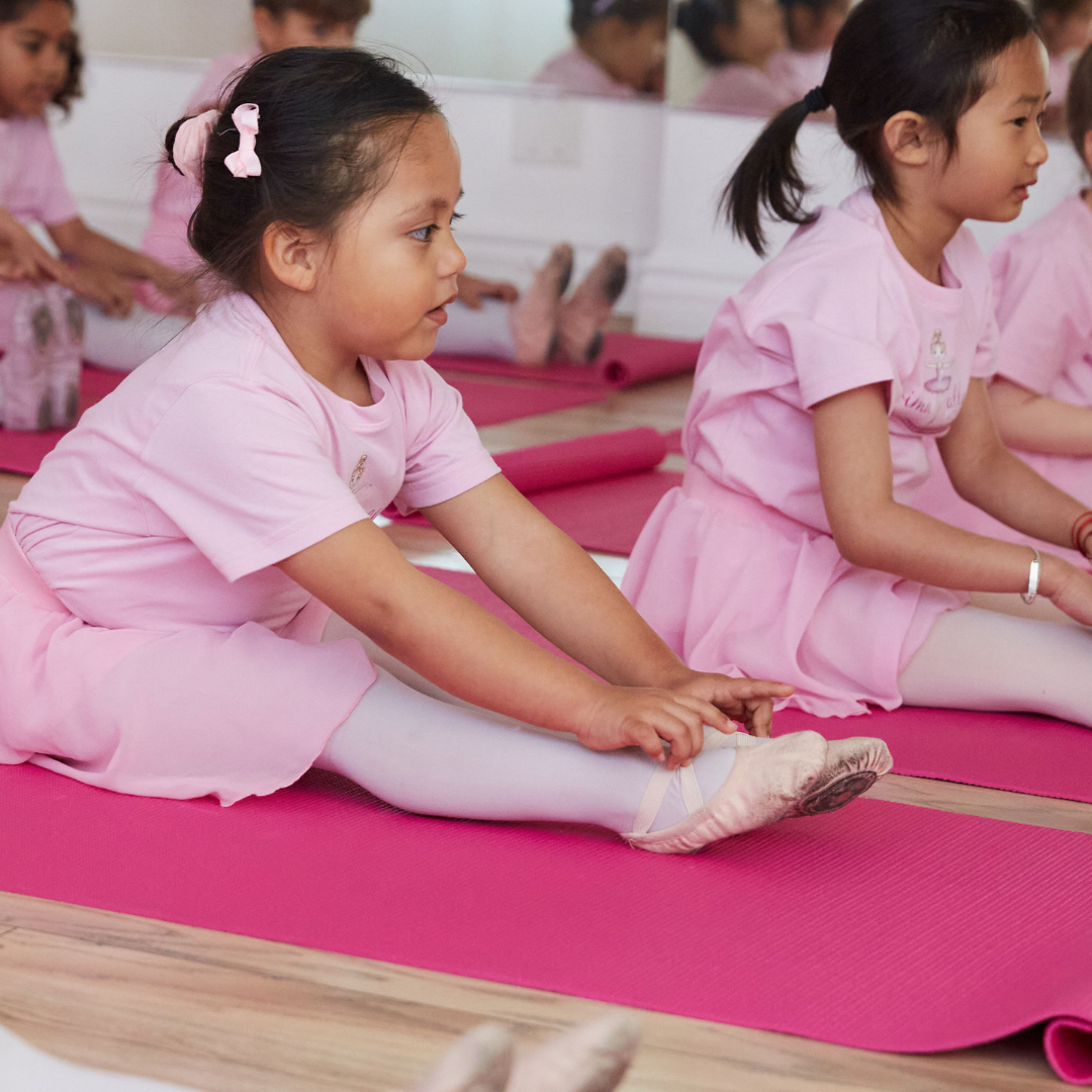 Prima Ballerina. Children Ballet Classes.