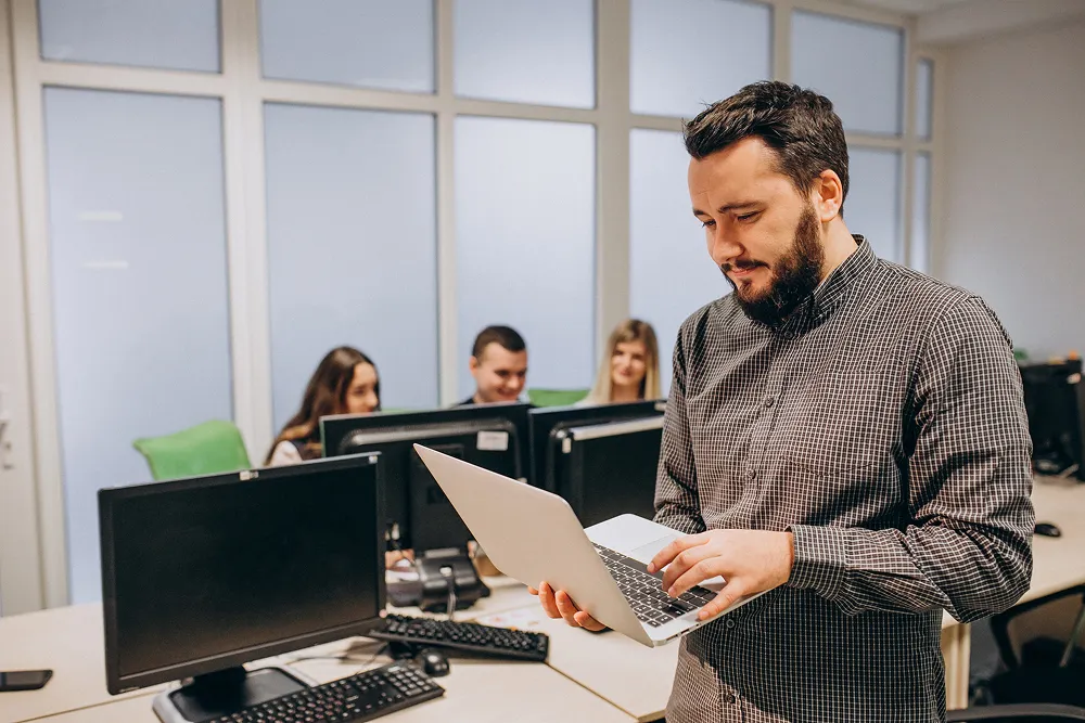 IT challenges facing businesses in Bloomington, including cybersecurity threats, network issues, and IT infrastructure problems