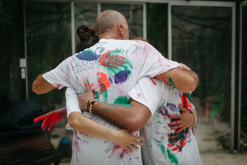 A warm embrace representing the Apapacho ceremony