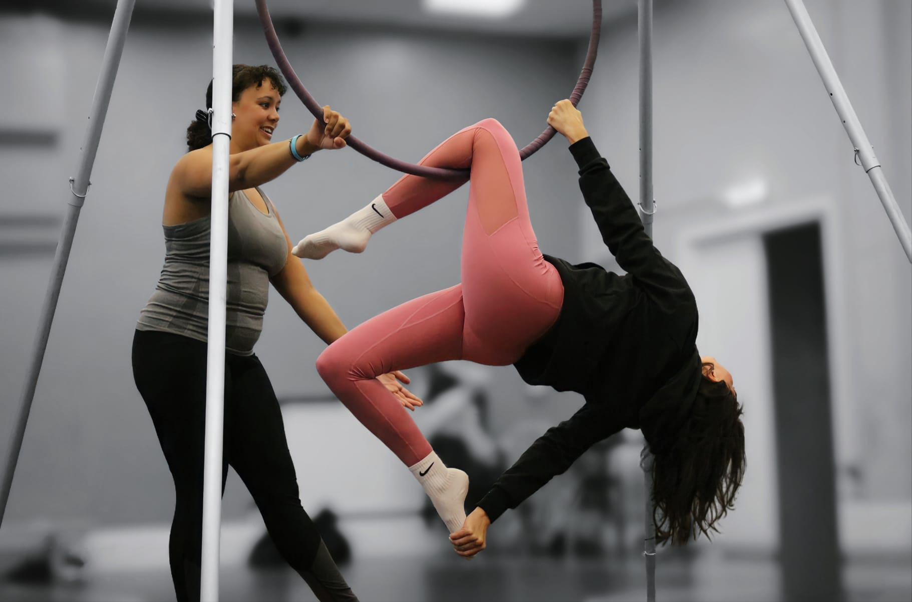 Aerial Hoop Class Bookings - Deleata Z