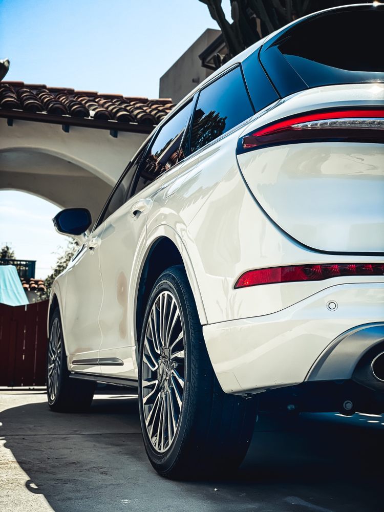 Detailed white SUV