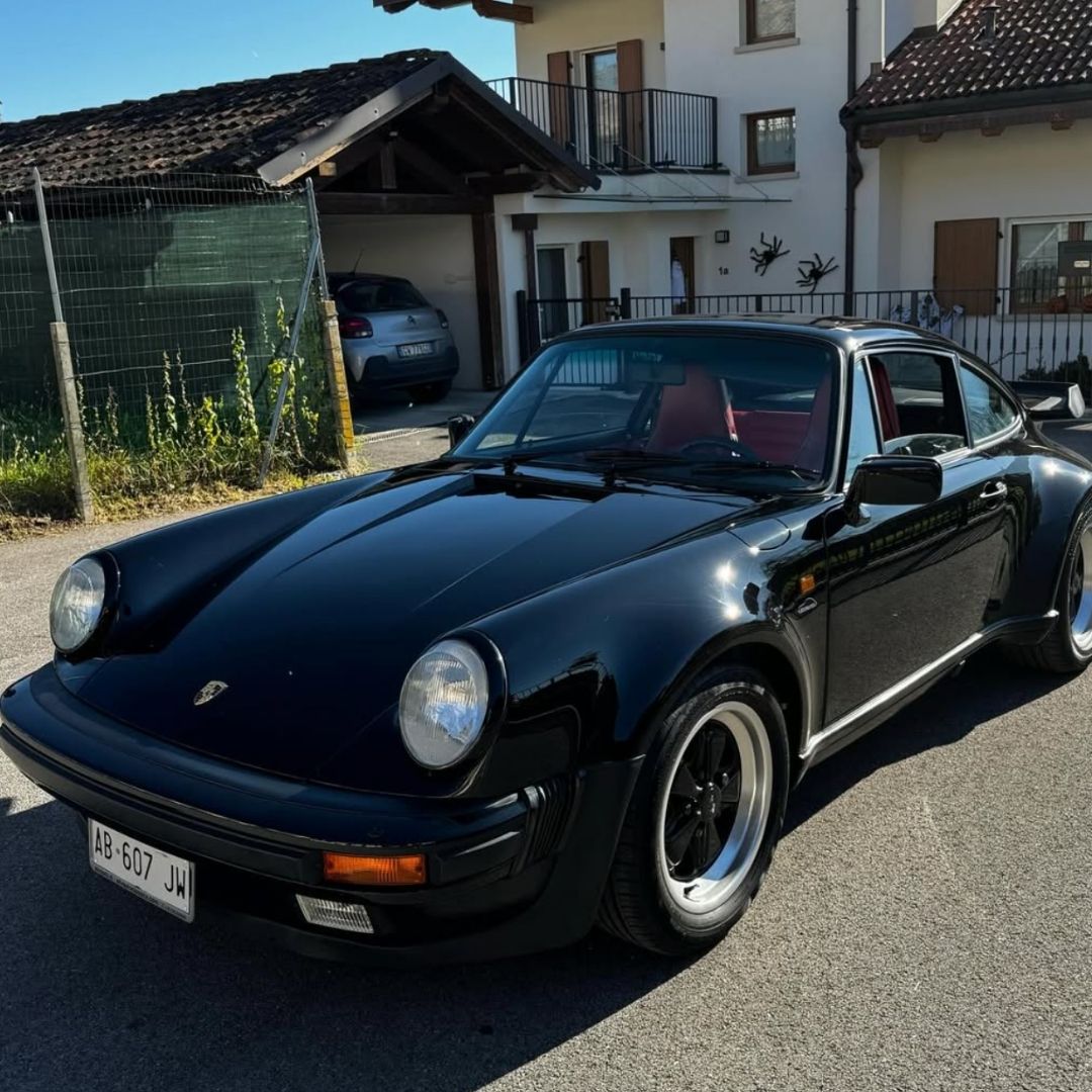 Porsche 930 Turbo detailing interni