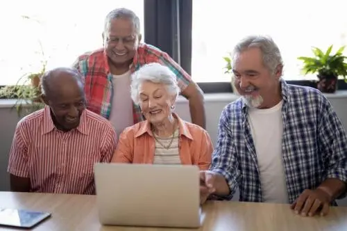 Couple enjoying retirement after completing the reverse mortgage process