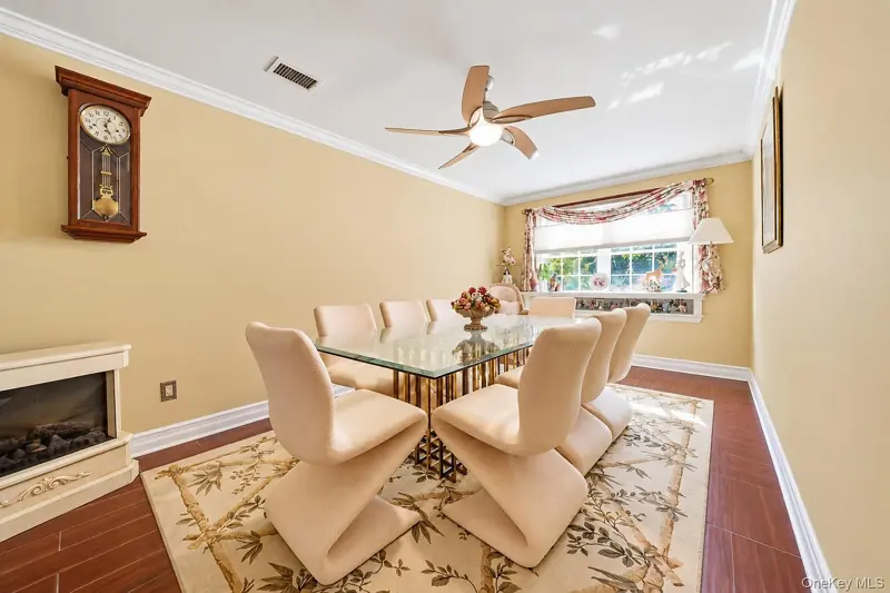 Formal dining room