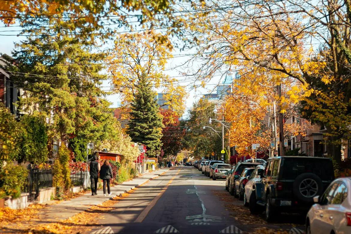 Mississauga suburban residential street with detached homes — typical neighbourhood for newcomer families buying real estate in 2026