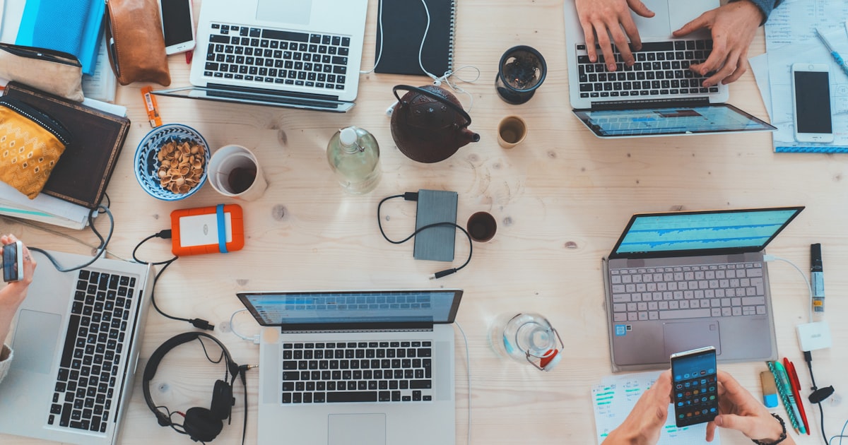 Why Vertical AI Startups Are Outpacing Horizontal Tools in 2026