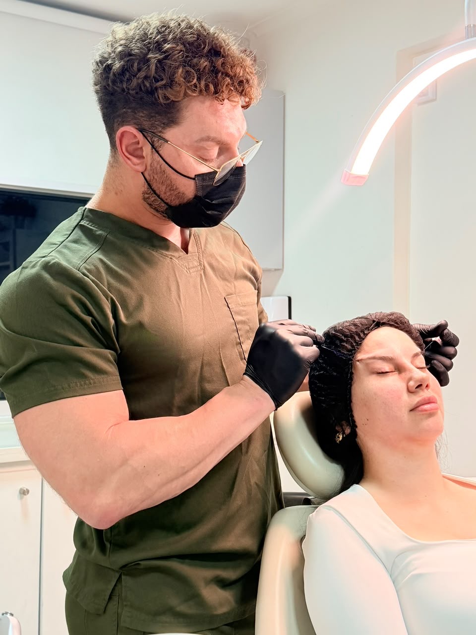 Dr. Giovanni Caraccioli, especialista en medicina estética facial avanzada