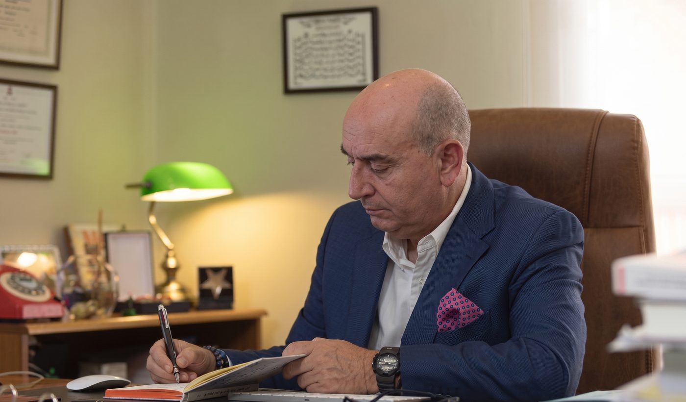 Raúl Ochoa Marco en su despacho