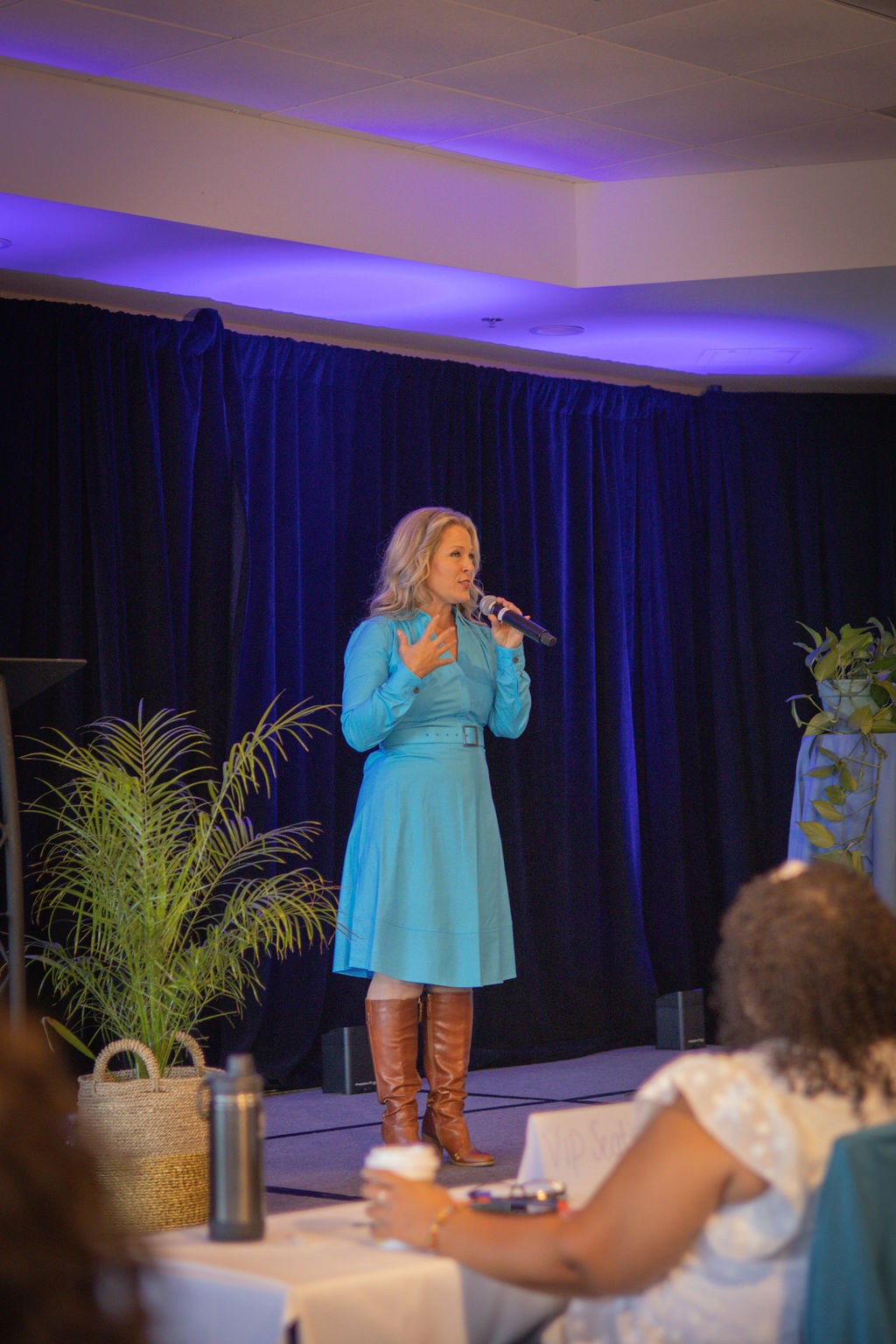 Abby Williams, host of the Sell Out Retreats Summit