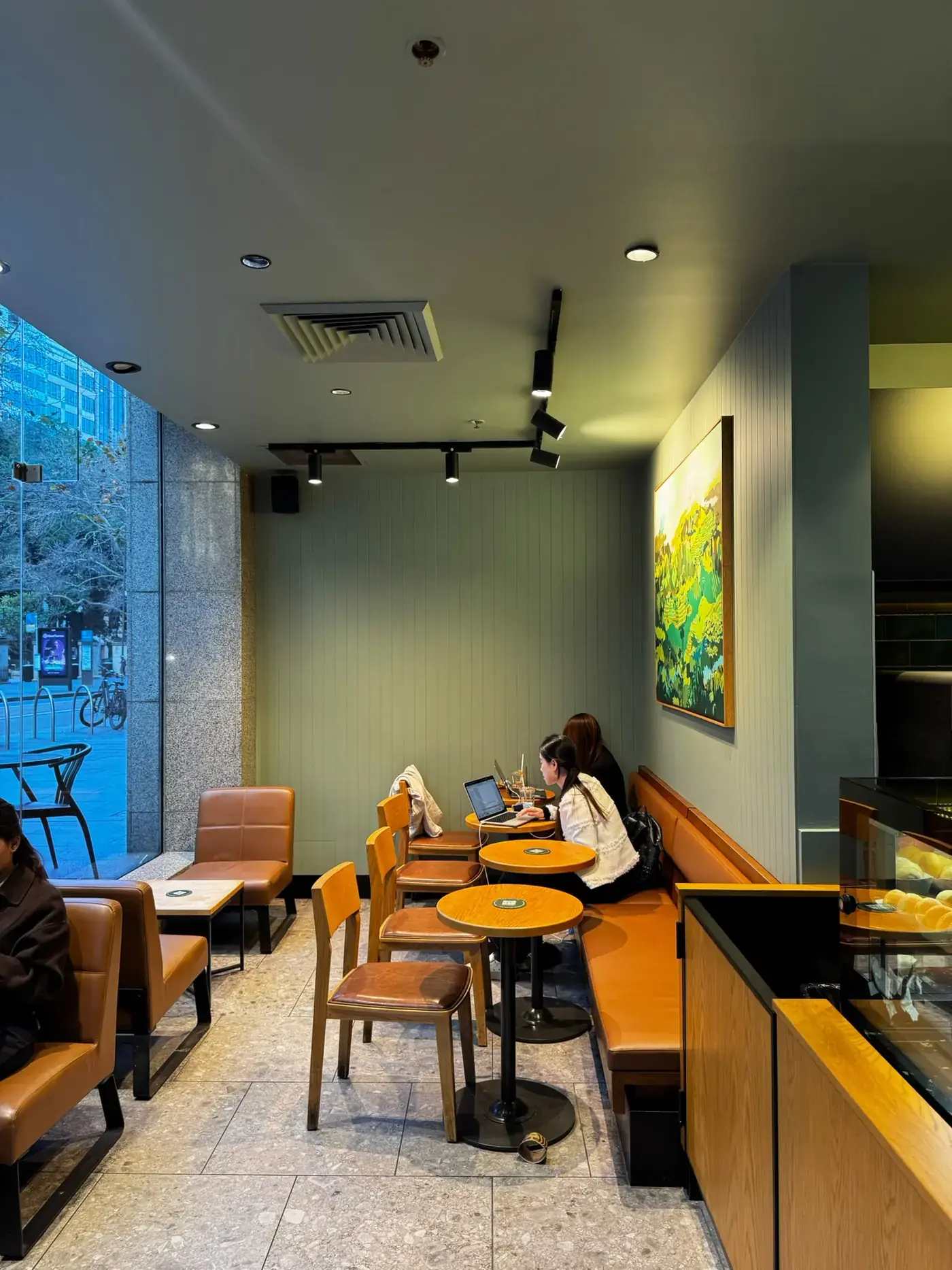 Retail & Commercial Fit-Outs 4