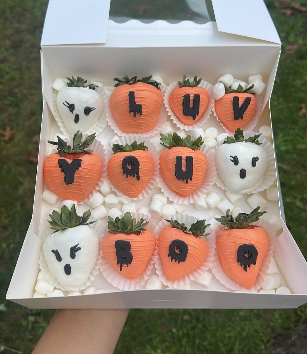 Halloween chocolate covered strawberries