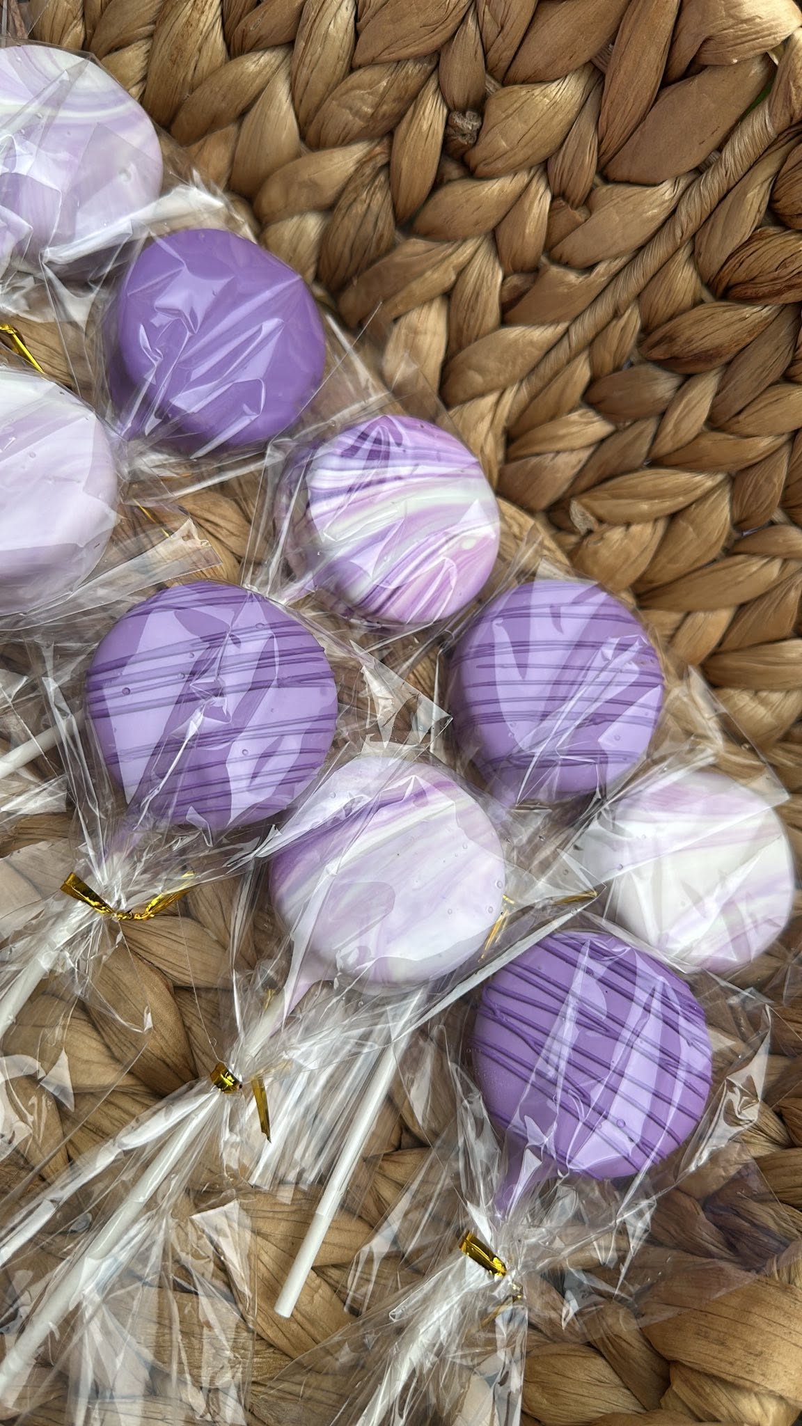 Purple marbled cake pop discs