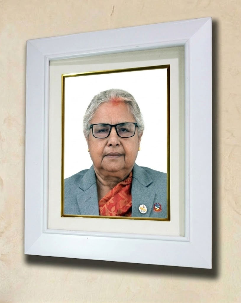 White Gallery Gold Frame