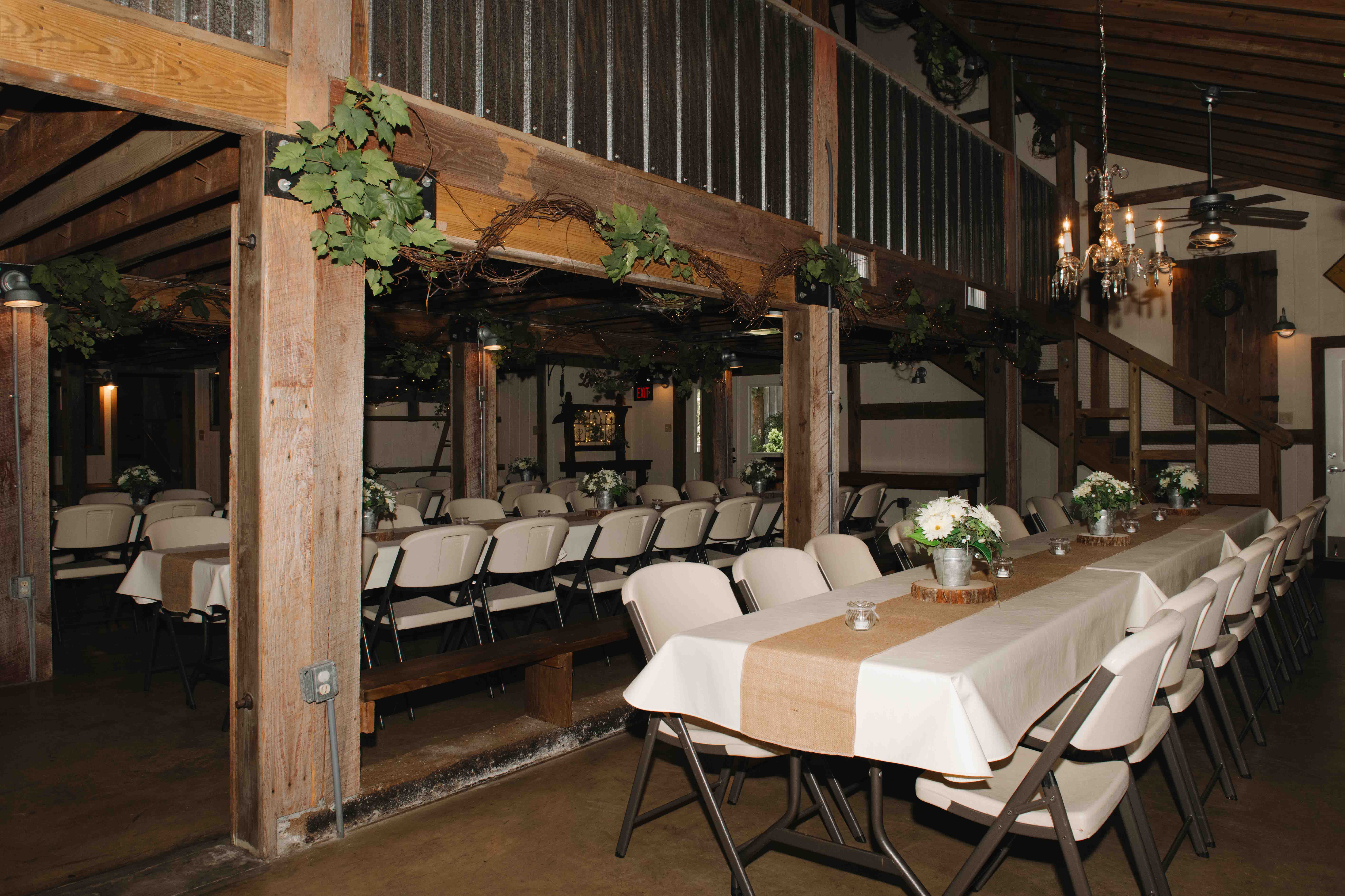 Country Jewell reception barn