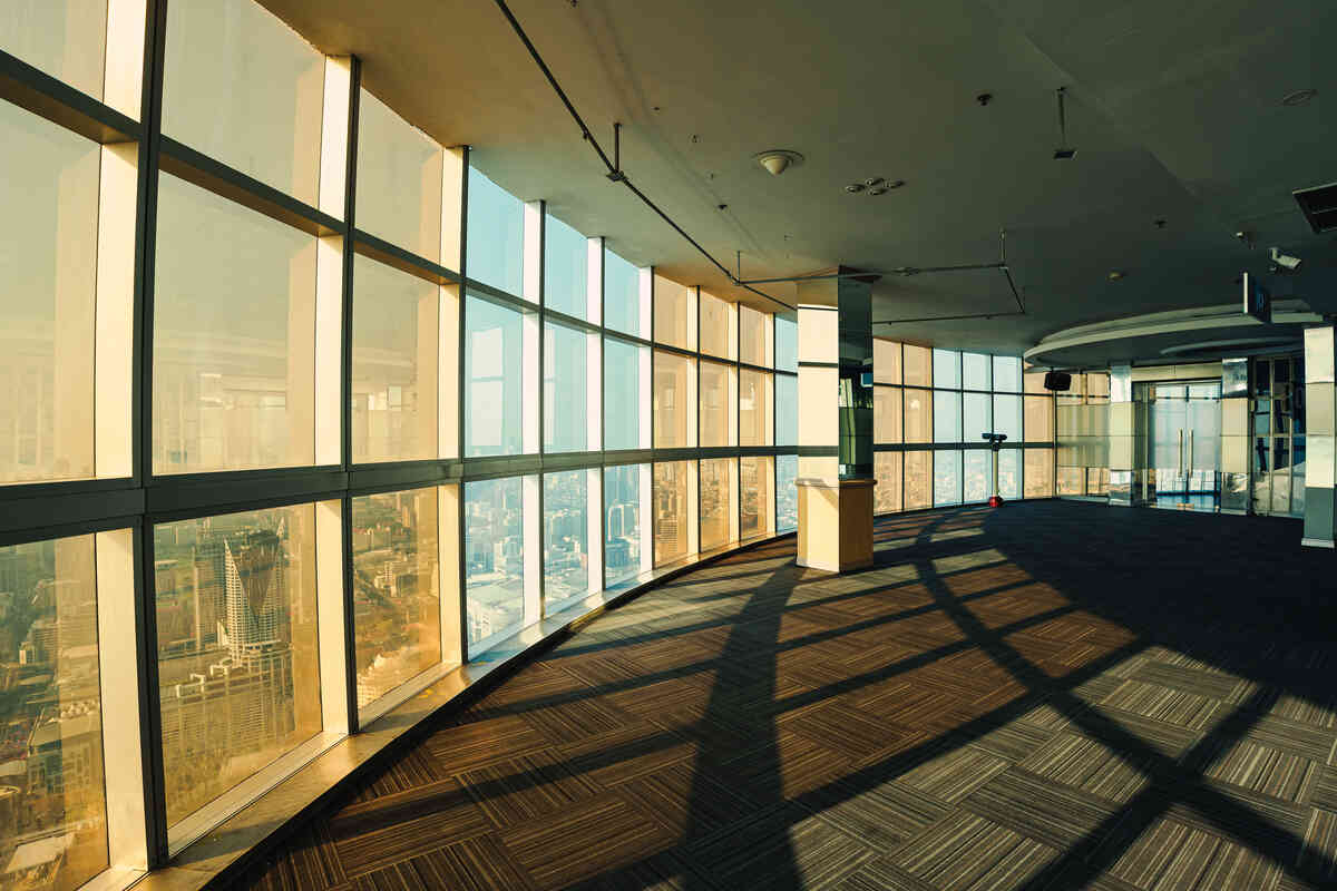 office-window-tinting-bright-workspace-glare-reduction office-window-tinting-bright-workspace-glare-reduction