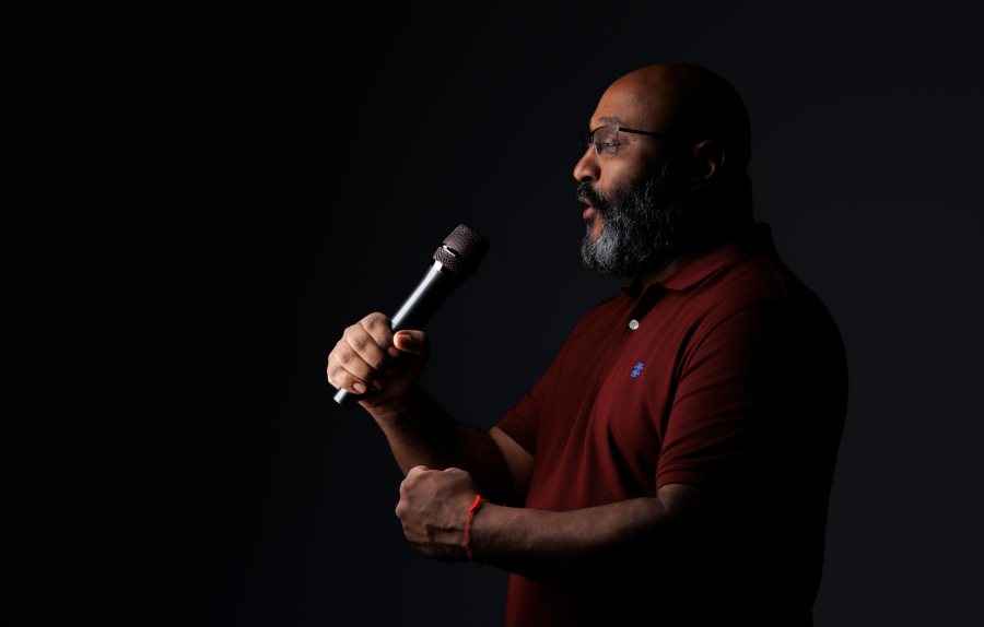 Omar Ferreira speaking at an event