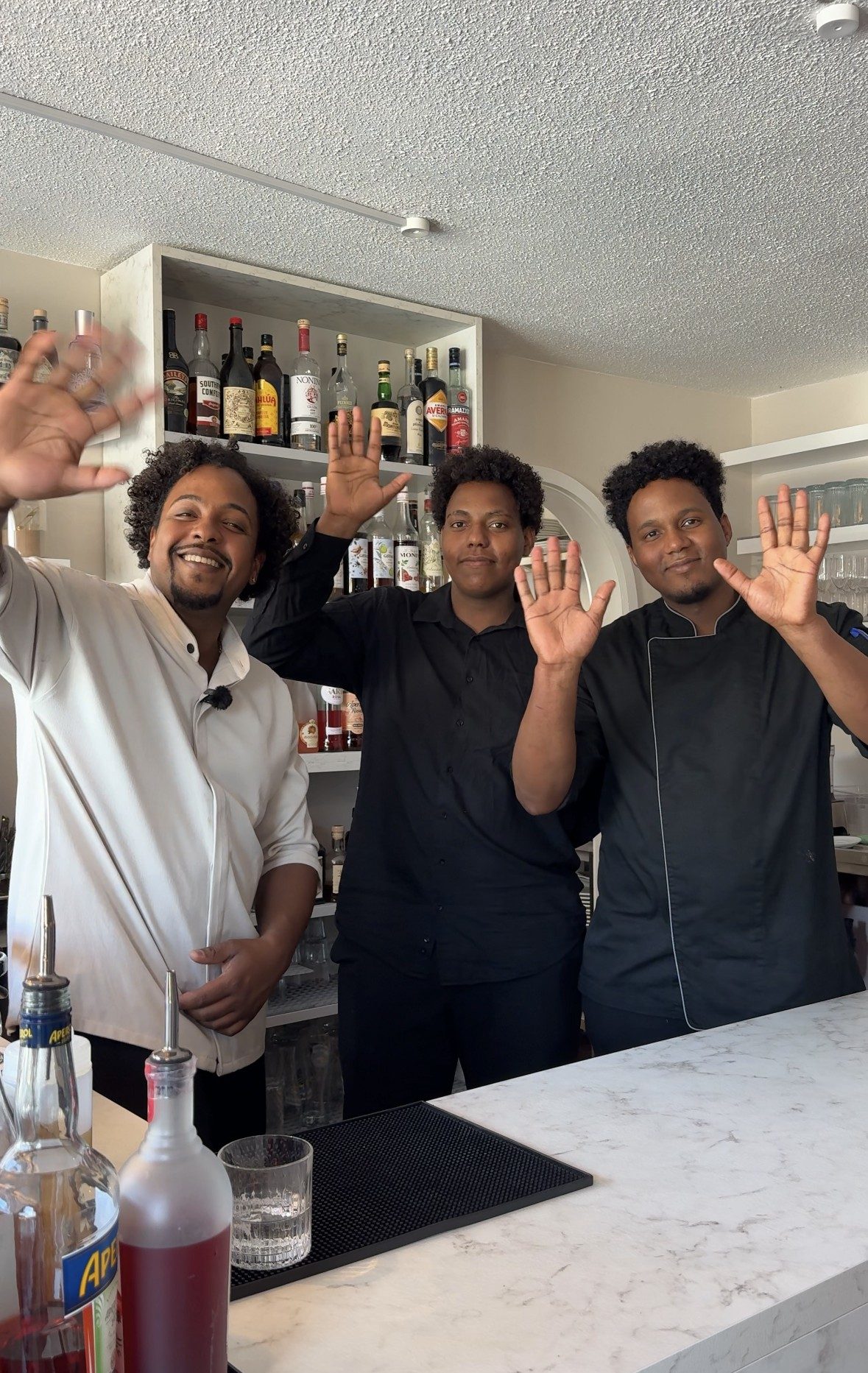 Café Flor Team hinter der Bar