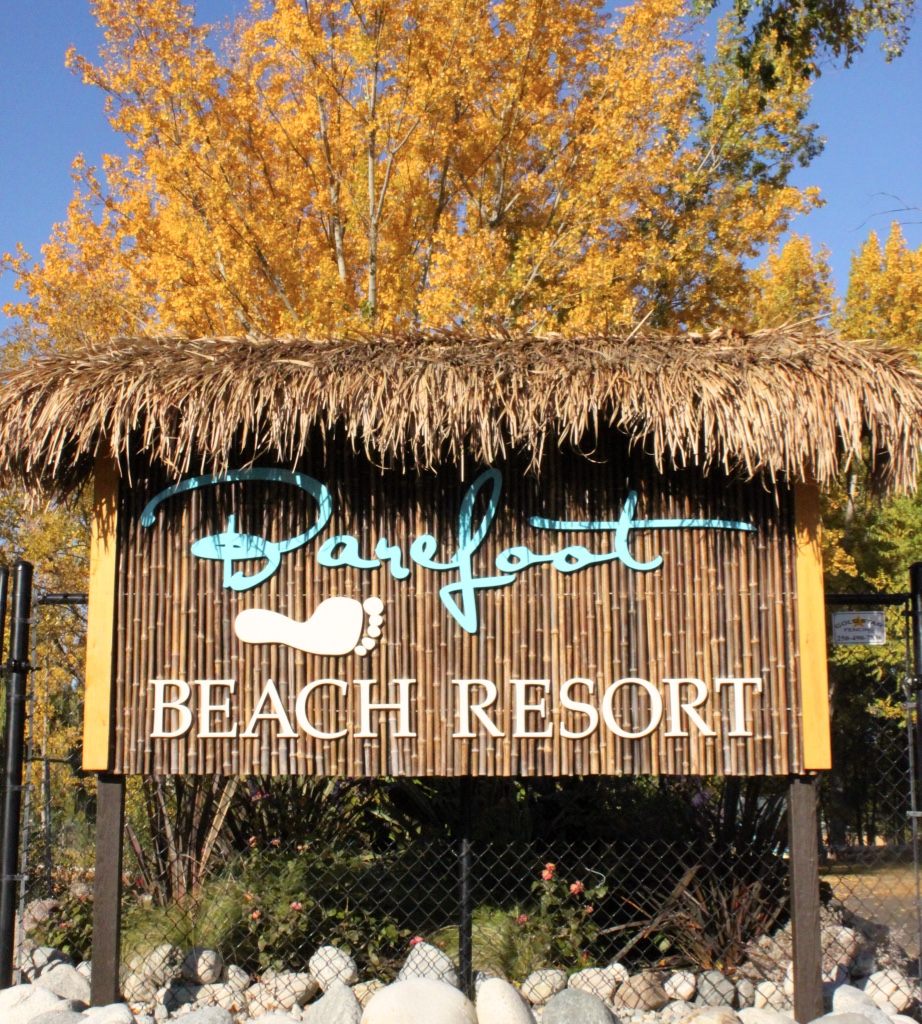 Barefoot Beach Resort entrance