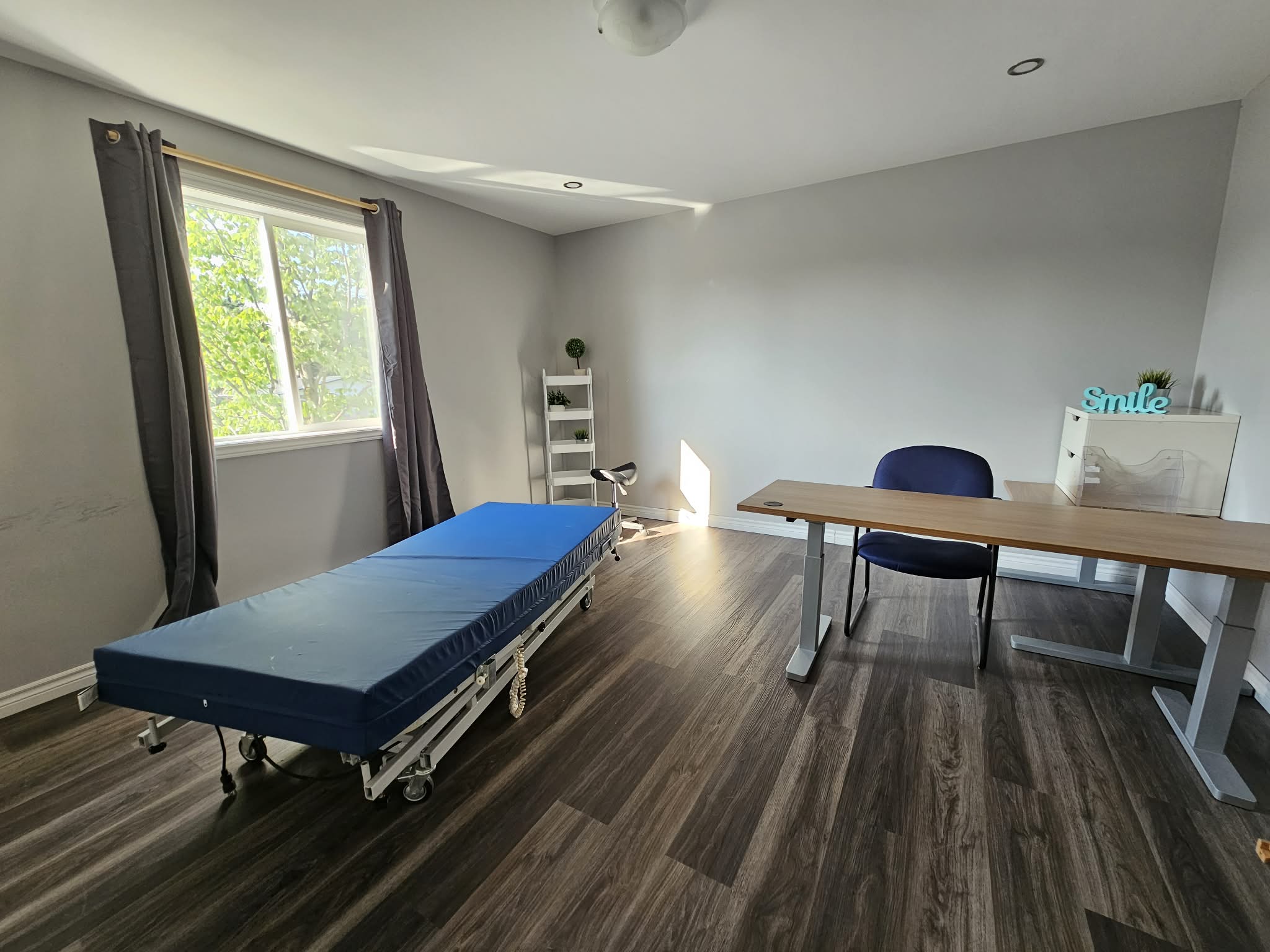 Hirondelle, bureau pour s'installer.