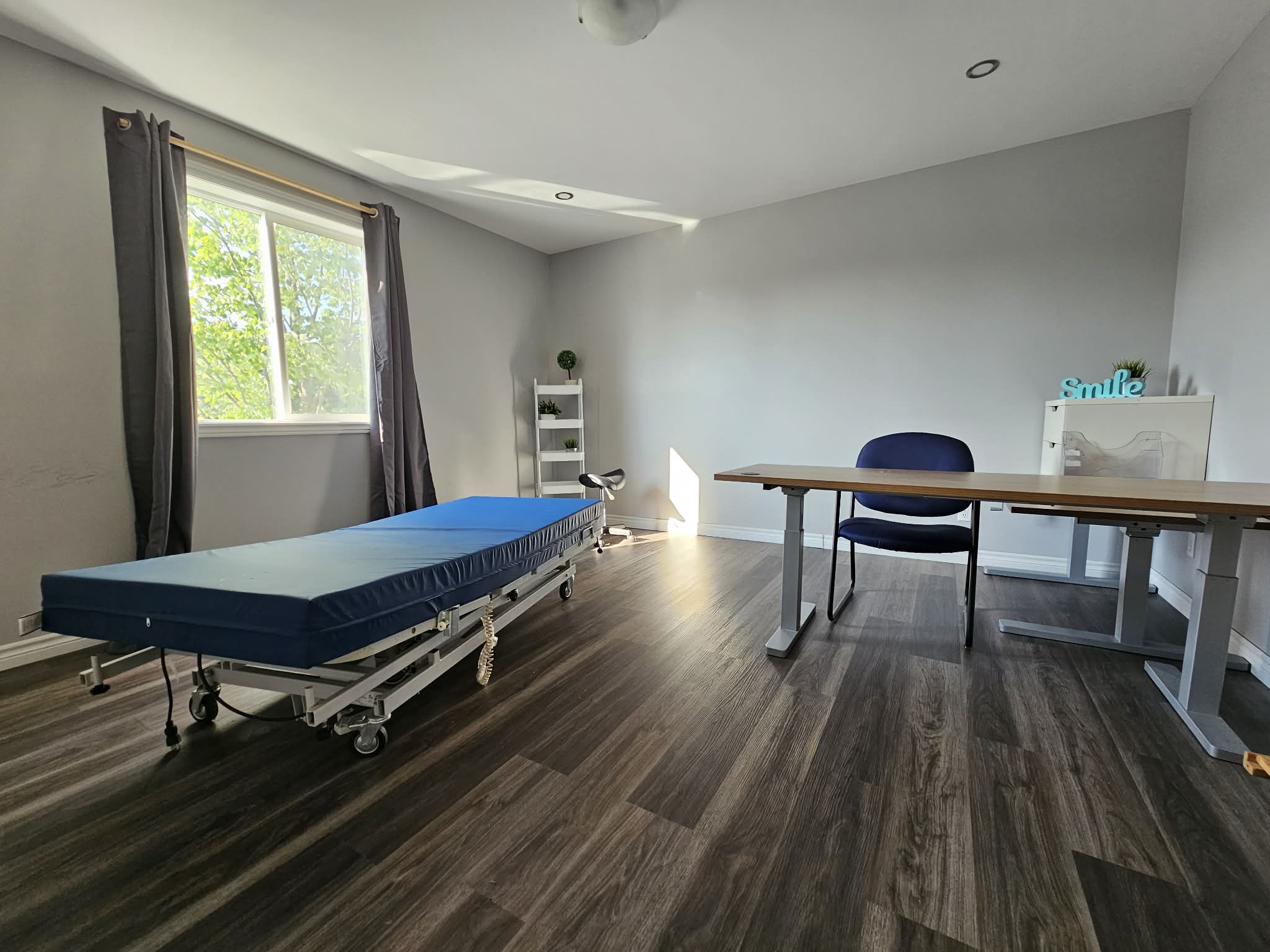 Bureau en location mensuelle 15 par 15 pieds