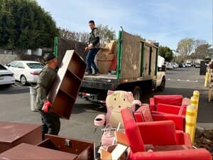 {{ custom_values.service_1 }} in {{custom_values.area_1})