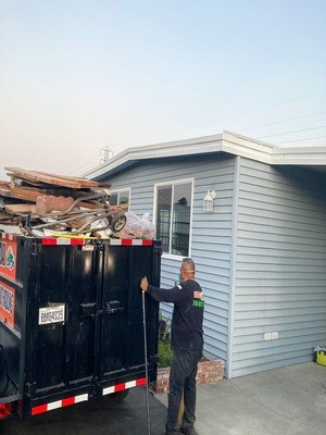 Junk removal in Corona, CA