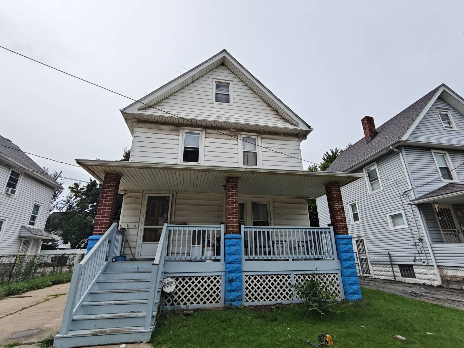 Front of 910 Stevenson Rd, a two story Colonial with a covered front porch