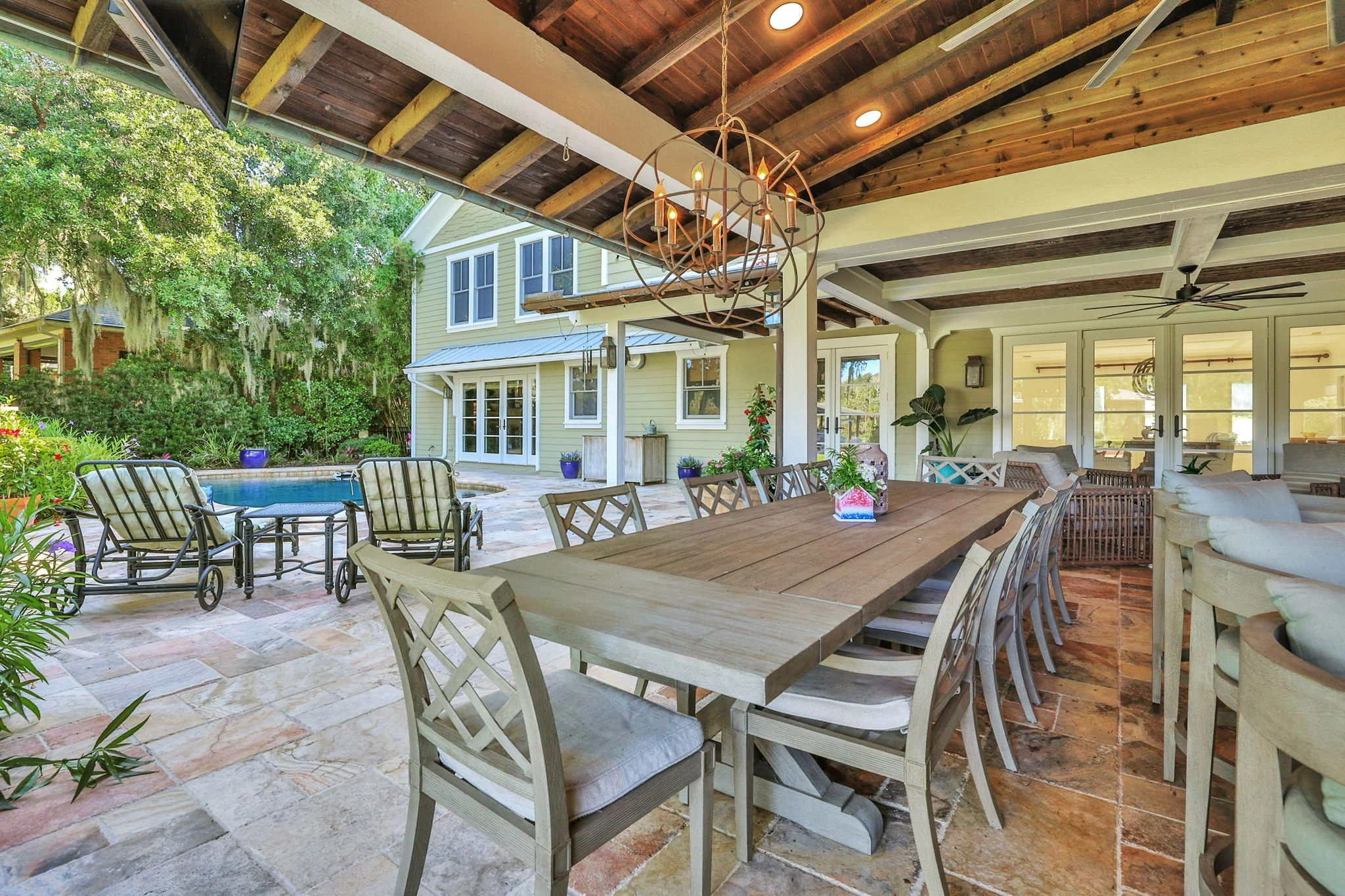 Covered lanai and entertaining space in Ponte Vedra Beach Covered lanai and entertaining space in Ponte Vedra Beach