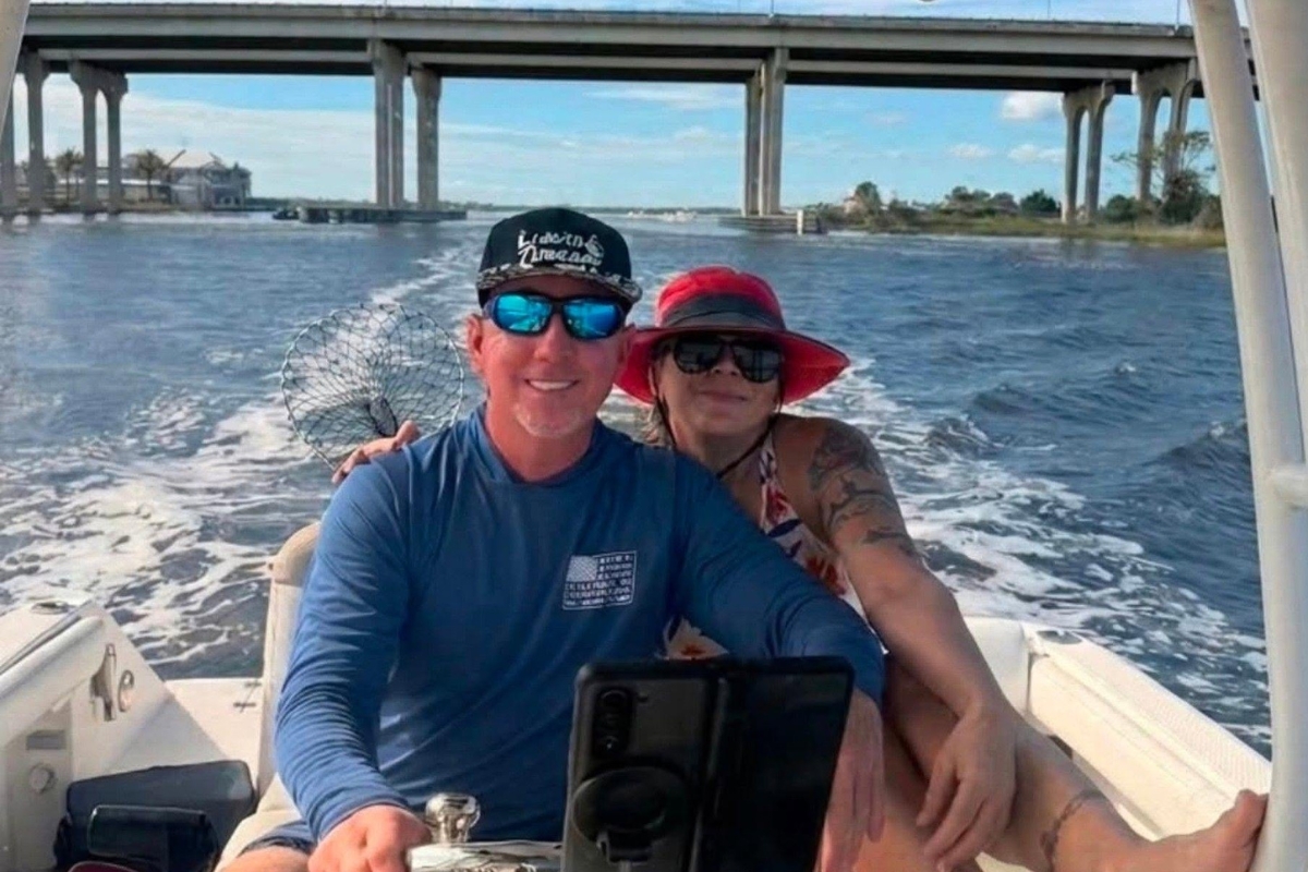 Jennifer and Tracy enjoying a boat ride on a fishing boat from Jacksonville Boat Club Jennifer and Tracy enjoying a boat ride on a fishing boat from Jacksonville Boat Club