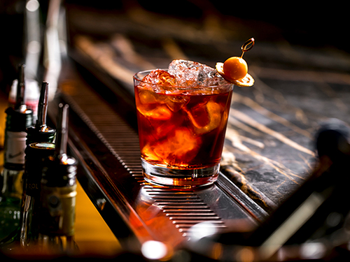  Bar Service