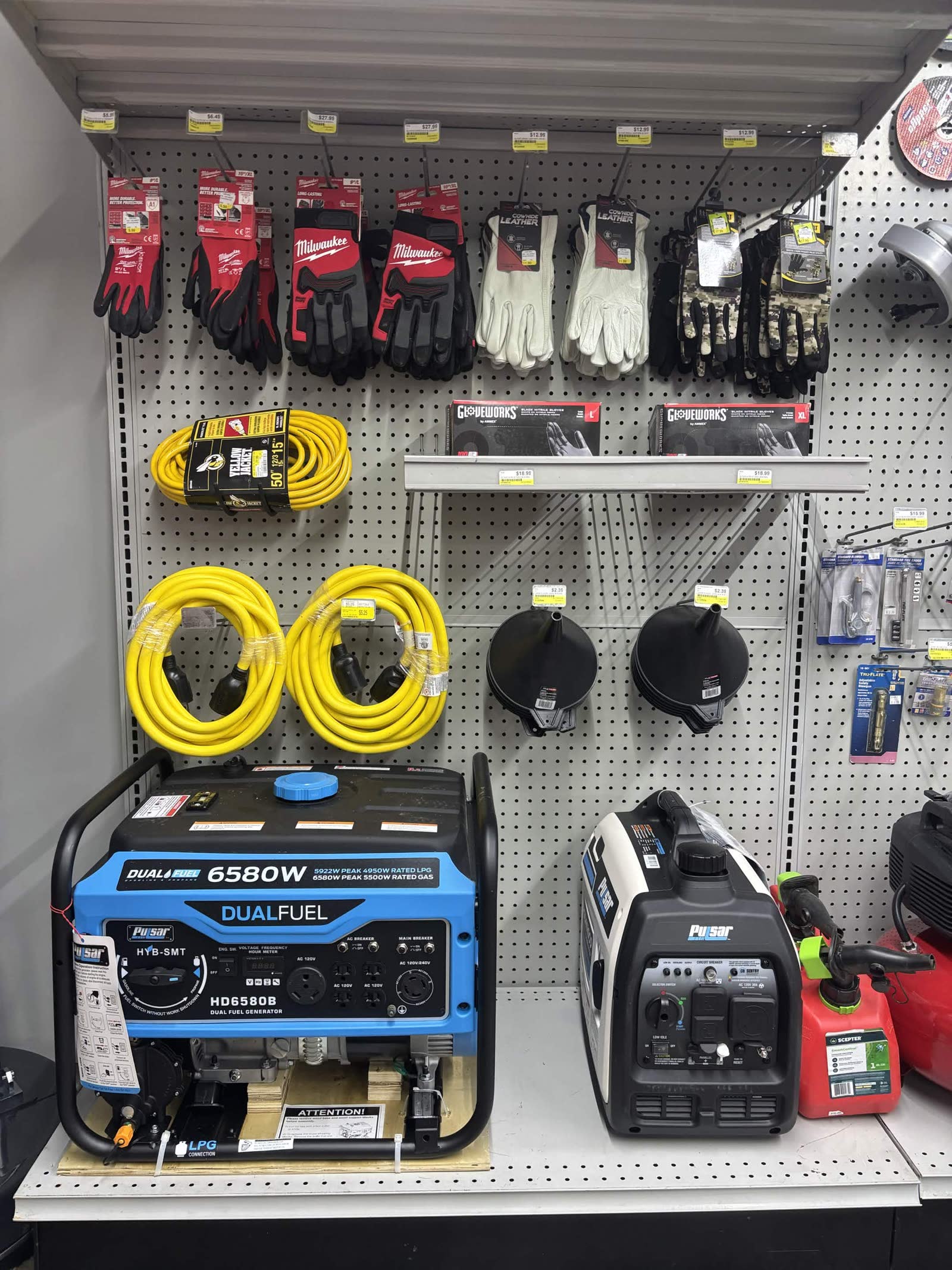 Pulsar 6580W dual-fuel generator on display at Cardinal Hardware