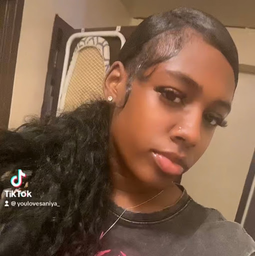 Saniya Davis