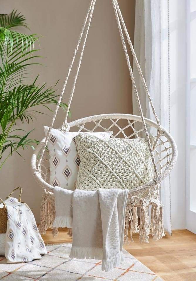 Silla macramé en sala