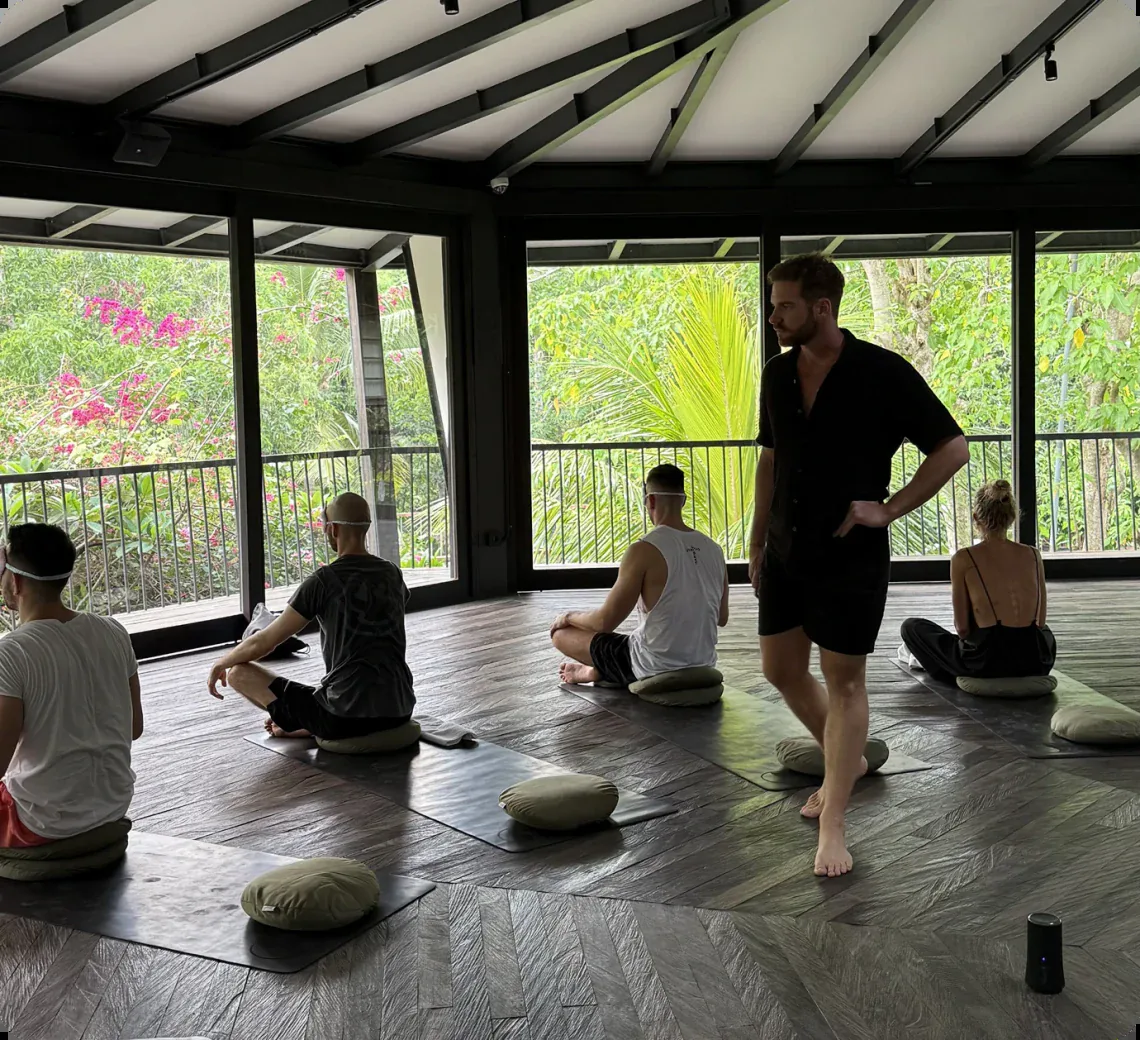Kevin Libawski teaching a group session during the Vādma practitioner certification