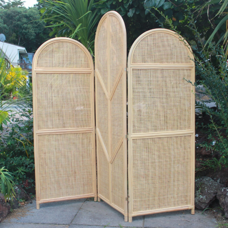 Boho rattan seating chart hire for relaxed or rustic Bay of Islands wedding themes