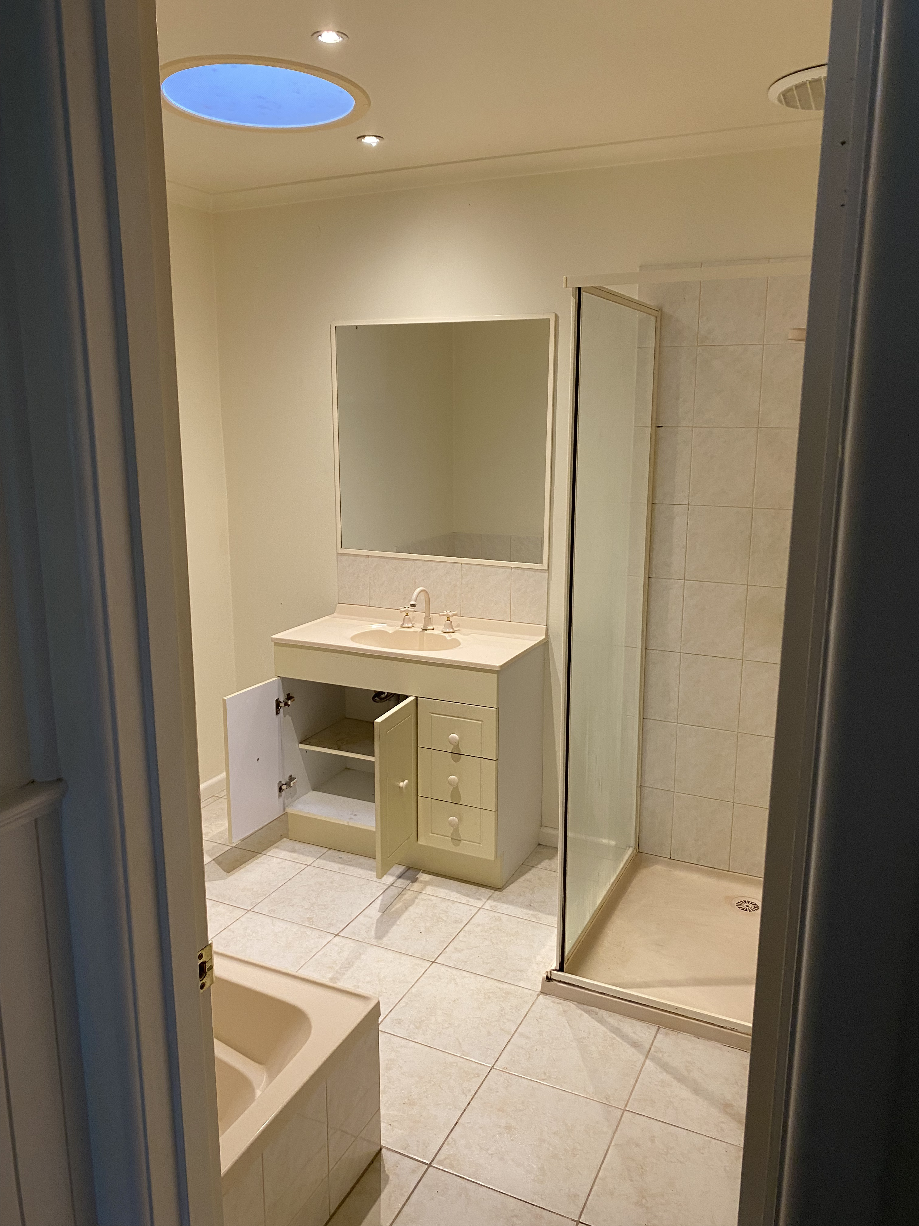 Terrazzo Walk-In Shower Ensuite photo 4