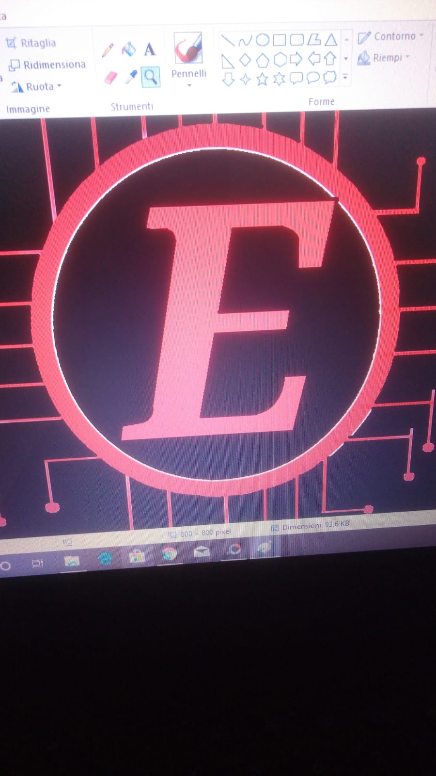 Primo logo su Paint