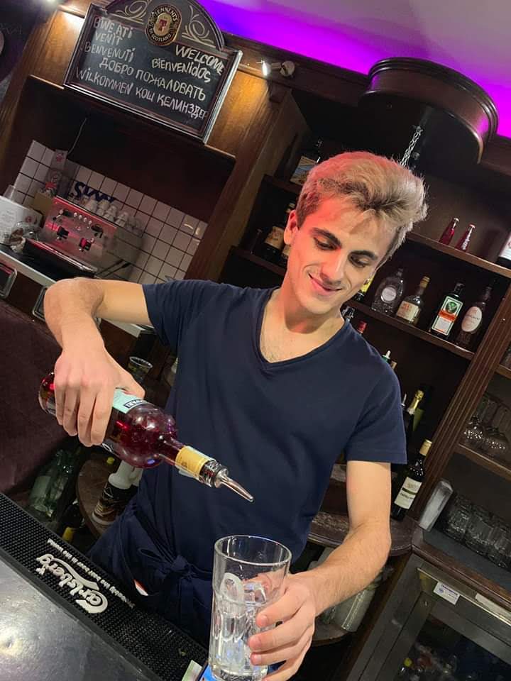 Al pub