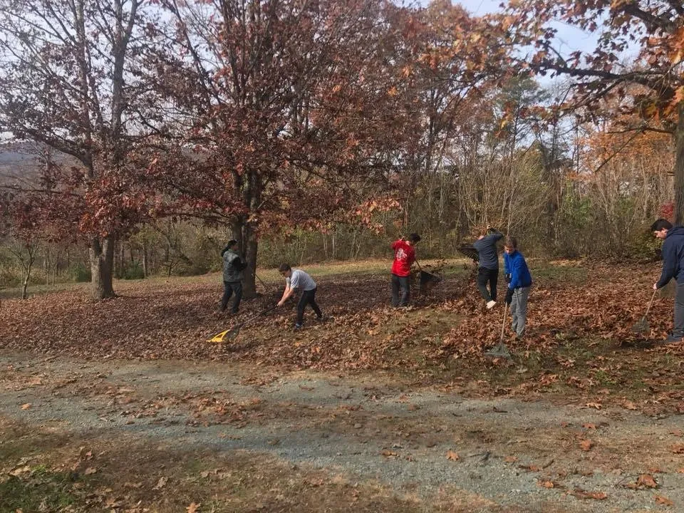 HomeWork 4 Heroes student volunteers on a real project — Central Virginia