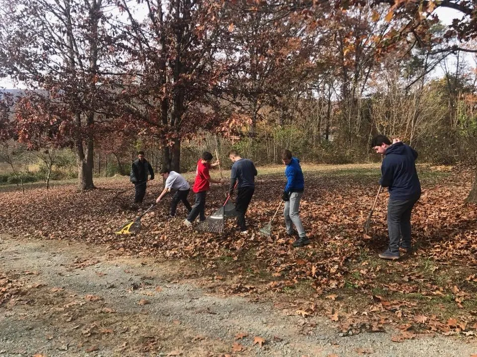 HomeWork 4 Heroes student volunteers on a real project — Central Virginia