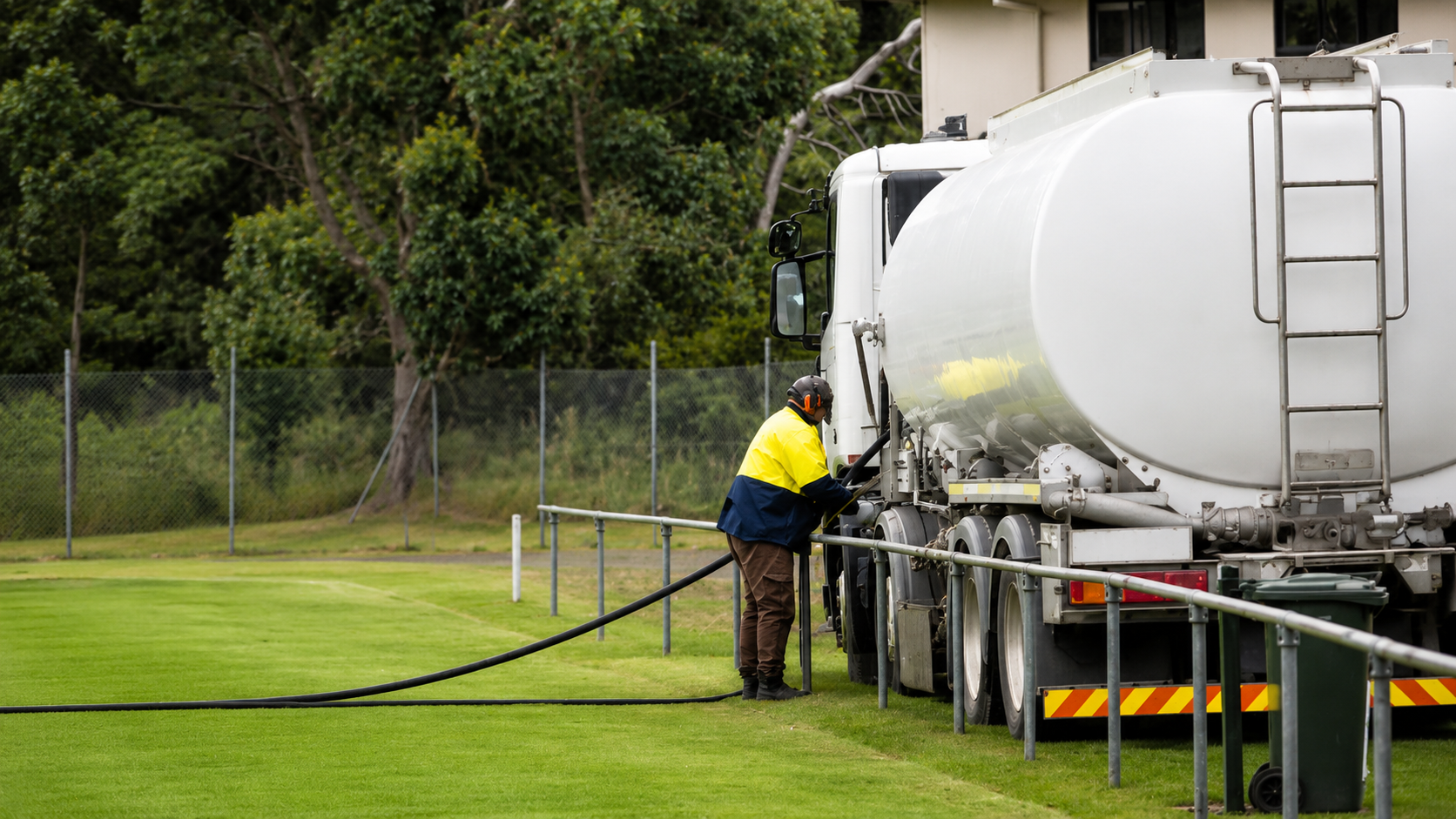 Hydrovac & Vacuum Truck in Philadelphia