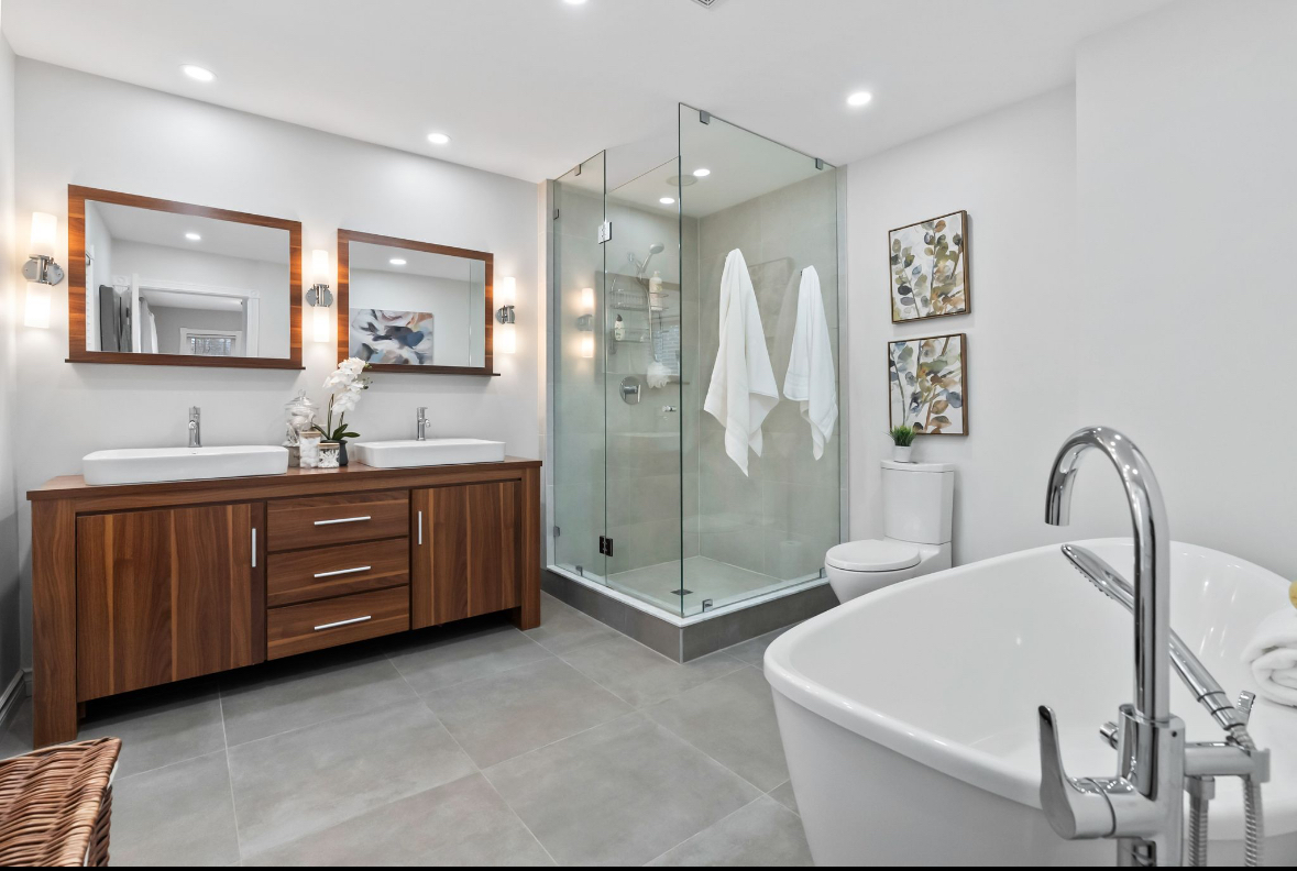 Pre-sale bathroom painting Durham Region
