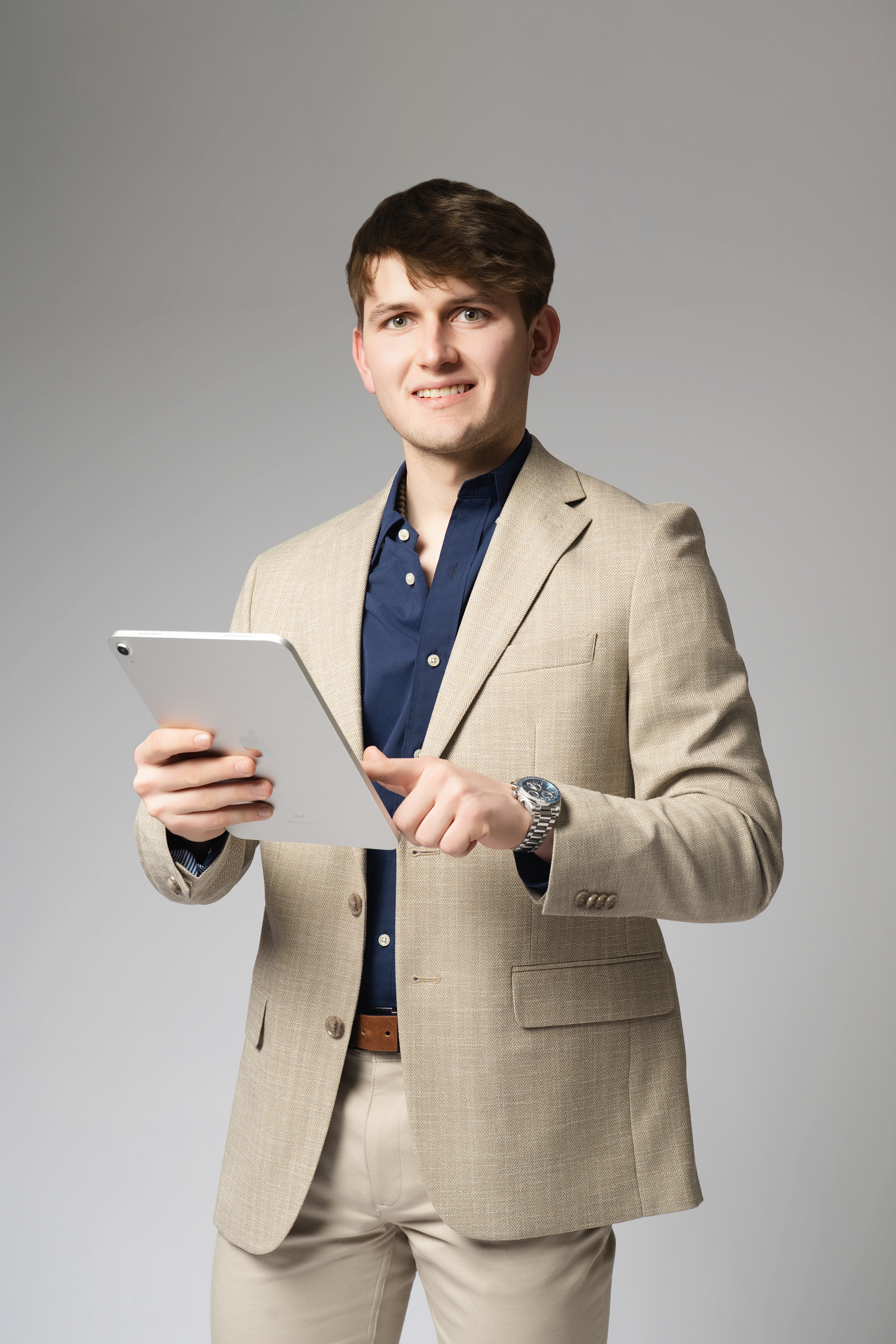 Sebastián entregando llaves