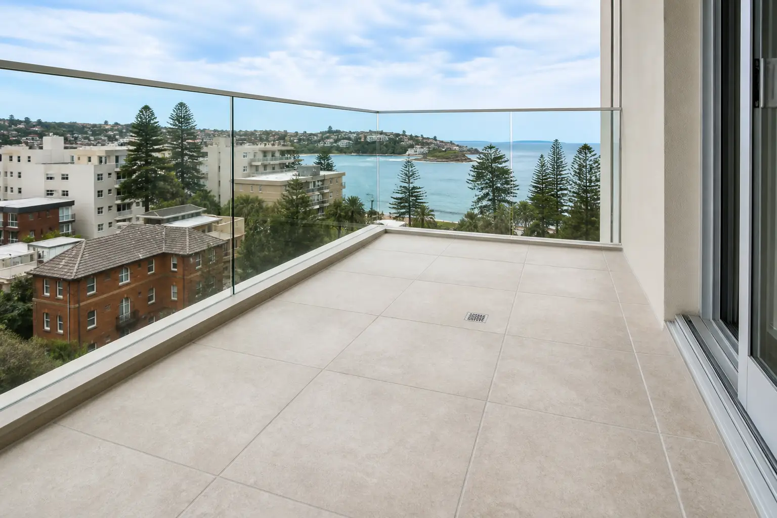 Example tiled balcony with sealed joints and clear drainage
